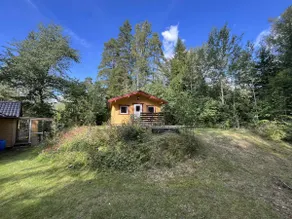 Cabin near lake. - Image 5