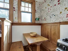 Historic guesthouse near UW - Image 4