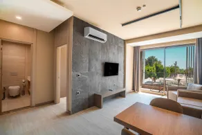 Prive 1BR Apartment with Kitchen Adults Only - Image 2