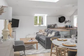 Stylish Loft | Central Grange | Sleeps 4 | WiFi - Image 3