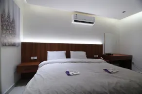 Comfortable Studio Opposite Specialist Hospital 305 - Image 5