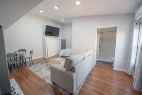 Guest Suite Moderna, Private Entry Quite Area - Image 3