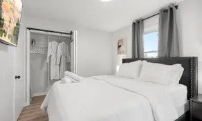 Upscale Old Town Views 3BD Lux - Image 4
