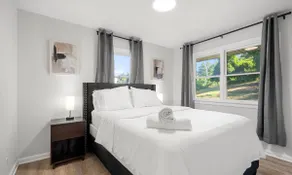 Upscale Old Town Views 3BD Lux - Image 5
