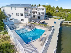 Family Keys Escape: Speakeasy·Dock·Pool·BBQ Patio - Image 4