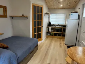 Francine's Studio Apartment - Image 2