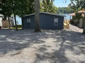 Lakeside Retreat - Image 3