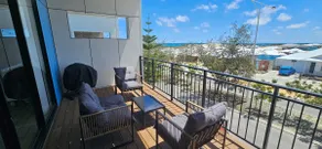 Coastal Townhouse - 500m to the beach - Image 3