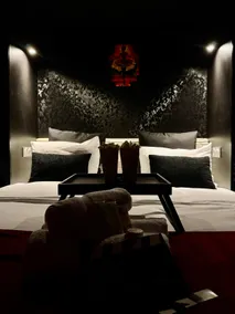 Unique suite with private cinema - Image 3