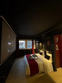 Unique suite with private cinema - Image 2