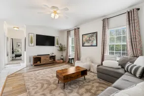 Family Poolside Oasis & Guest Suite 5BR/4BA & YARD - Image 2