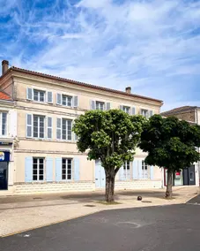 Large bourgeois house in the heart of the city - Image 3