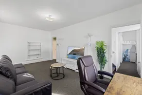 Serene One Bedroom Apartment - Image 4