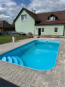 Apartment with shared pool - Image 2