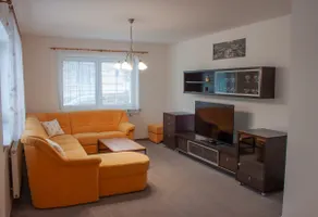 Apartment with shared pool - Image 4