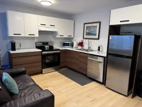 1 Bedroom Ground Floor w/laundry; Pet Friendly - Image 3