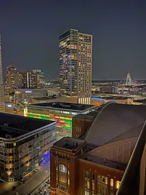 Victory Park|AAC|Balcony|Rooftop Pool|Free Parking - Image 4