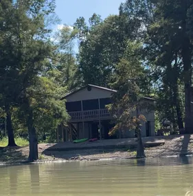 Black River Getaway - Image 4