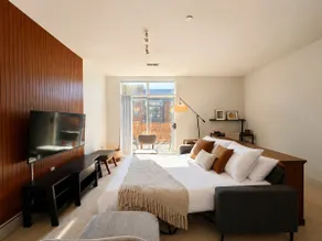 Sunlit Third Ward Apt | Gym & Balcony | Sleeps 4 - Image 5