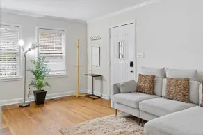 Charming Midtown Retreat - Image 2