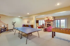 On the lake Hot Tub Pool Table 10 Beds - Image 5