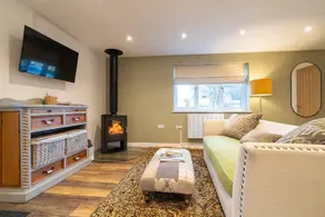 Stylish Cottage in Bourton-on-the-Water | Walkable - Image 5