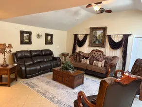 Colonial house - Image 1