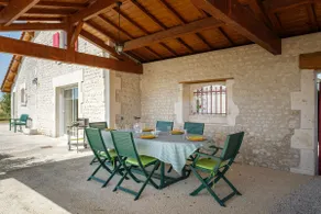 Air-conditioned house with pool in the heart of the vineyards - Image 3