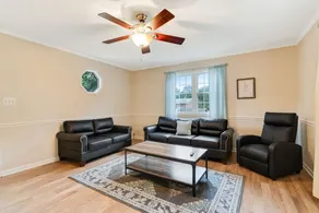 2 miles to Elon Campus - Pet Friendly-Fenced Yard - Image 5