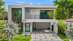 Luxury Pool Villa // 5bd 4ba - Image 2