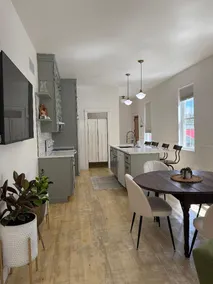 Townhall House - Image 4