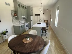 Townhall House - Image 5