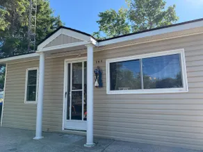 Georgian Bay Cottage/ Beach Access •Yard• Sleeps 8 - Image 5