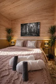 Private lake view cottage with hot tub - Image 4