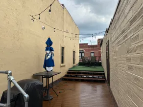 Loft in Historic Downtown - Image 4