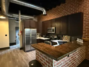Loft in Historic Downtown - Image 5