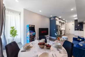 Stylish 1Bd Retreat • Free Parking, Pool & Jacuzzi - Image 3
