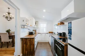 Mygoura Cottage—Charming Country Living in Town - Image 3