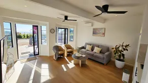 Cielo Flaxton, Newly Renovated Luxury Accommodation with Ocean and Iconic Views - Image 2