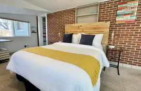 Central 2BR/2BA | Walkable to Downtown & Hiking - Image 2