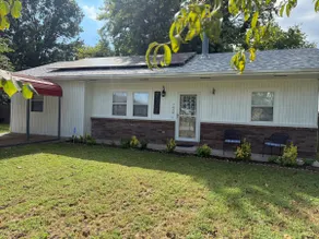 Cozy Modern Stay in Bentonville - Image 2