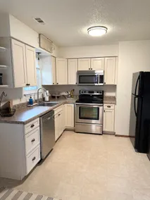 Cozy Modern Stay in Bentonville - Image 5