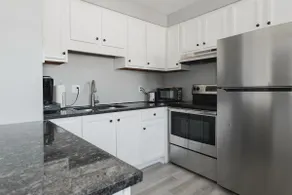 Strathroy Stays - Sleeps 6- Centrally Located - Image 5
