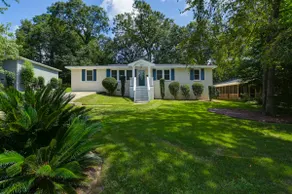 Park St Haven 4BR with Patio - Image 3