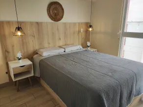 Relax and comfort overlooking the ocean - Image 5