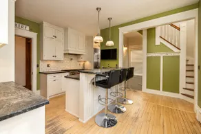 5BR Luxury Retreat With Huge Garage & 3 King Beds - Image 4
