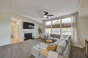 Walk to Main St• Peaceful Mtn Views•3BR - Image 2