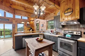 Bear Necessities Lodge - Image 4