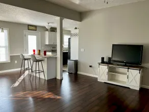 3 bedroom/2 bath home quiet and cozy - Image 5