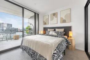 Chic 1BR with Pool, Near Canberra Hospital n Mall - Image 3